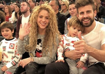 شکیرا خواننده و ترانه نویس Shakira